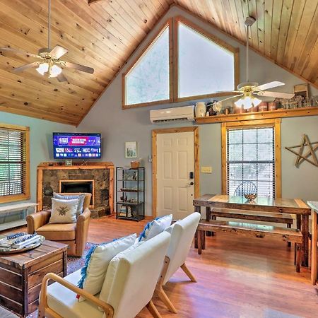 Bumblebee Cottage Murphy Retreat With Hot Tub Salem Екстериор снимка